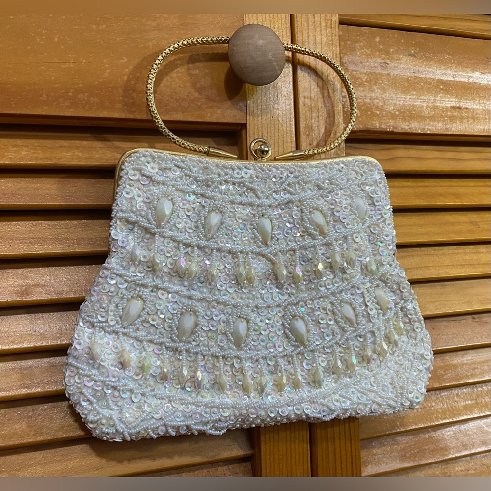 Vintage, beaded white bag with gold handle
